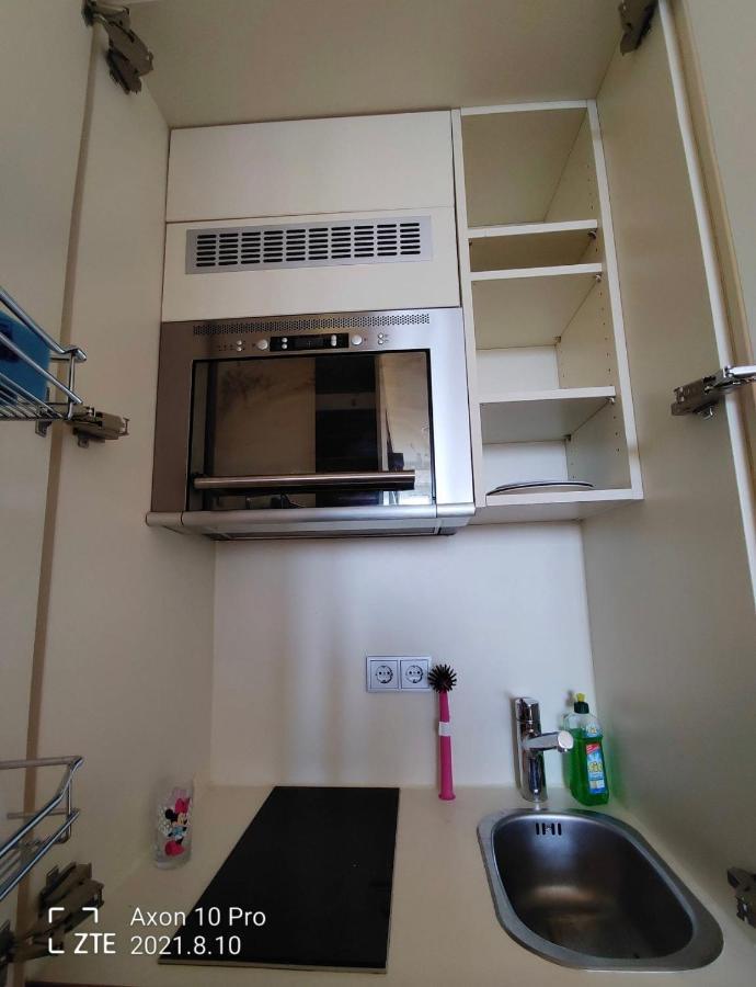 Sharing Studio Apartment With Me Munchen Bagian luar foto